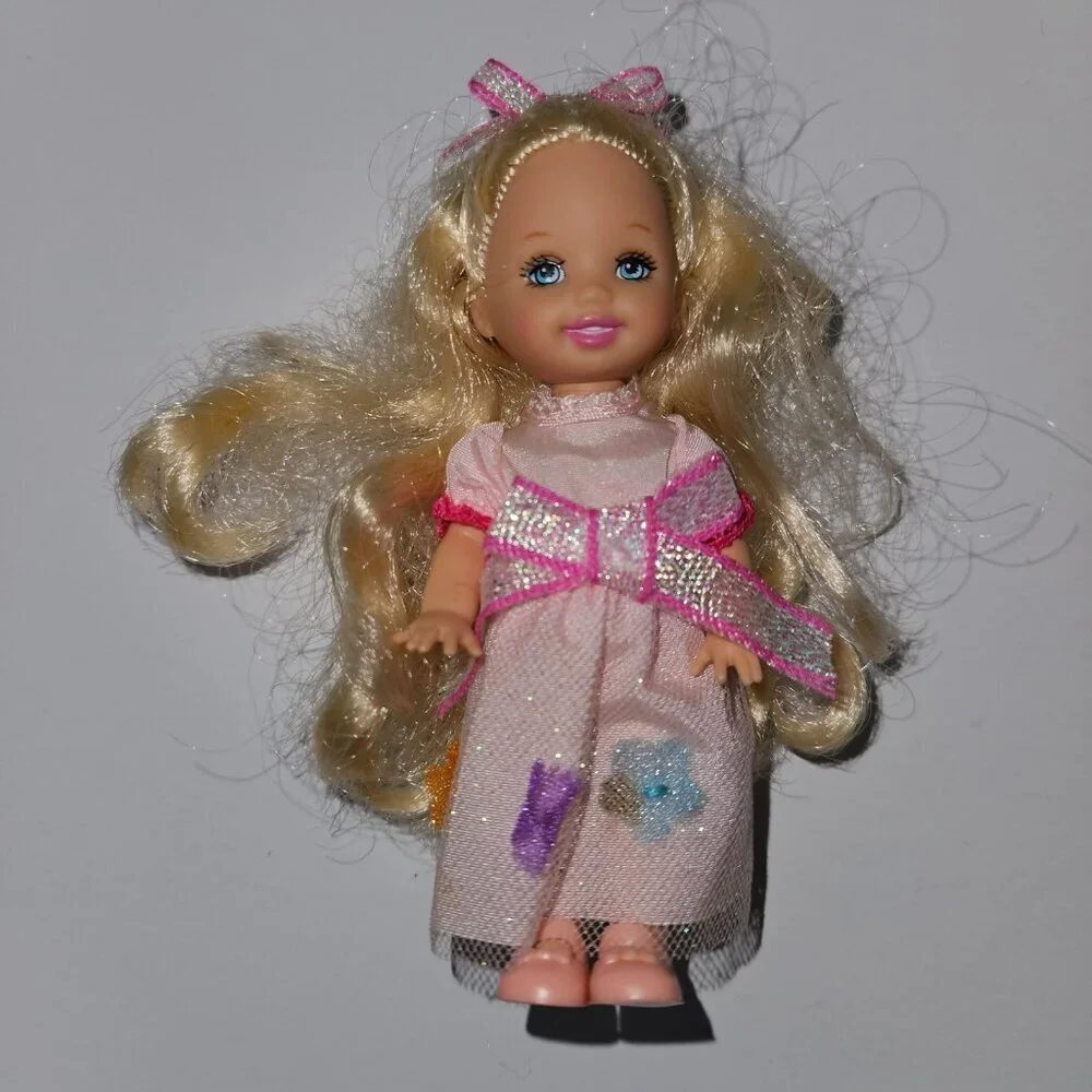 VTG Barbie Rapunzel's Wedding Kelly Flower Girl Blonde 4